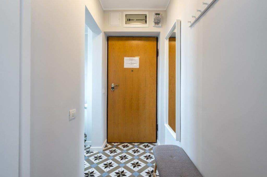 Downtown Modern - 2Br Apartment Бухарест Экстерьер фото