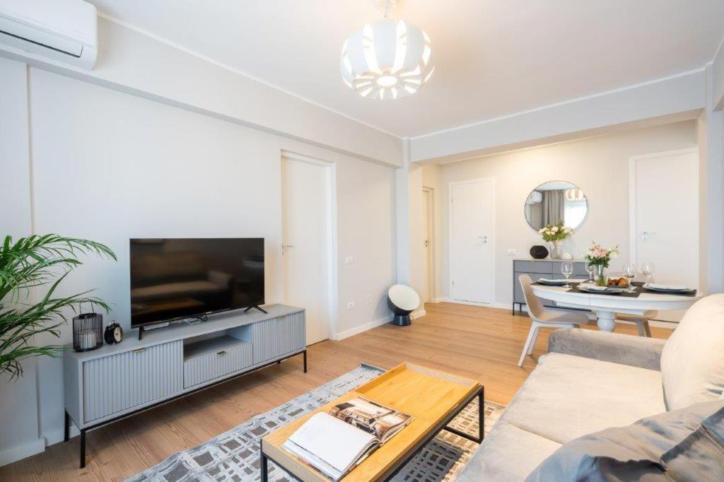 Downtown Modern - 2Br Apartment Бухарест Экстерьер фото