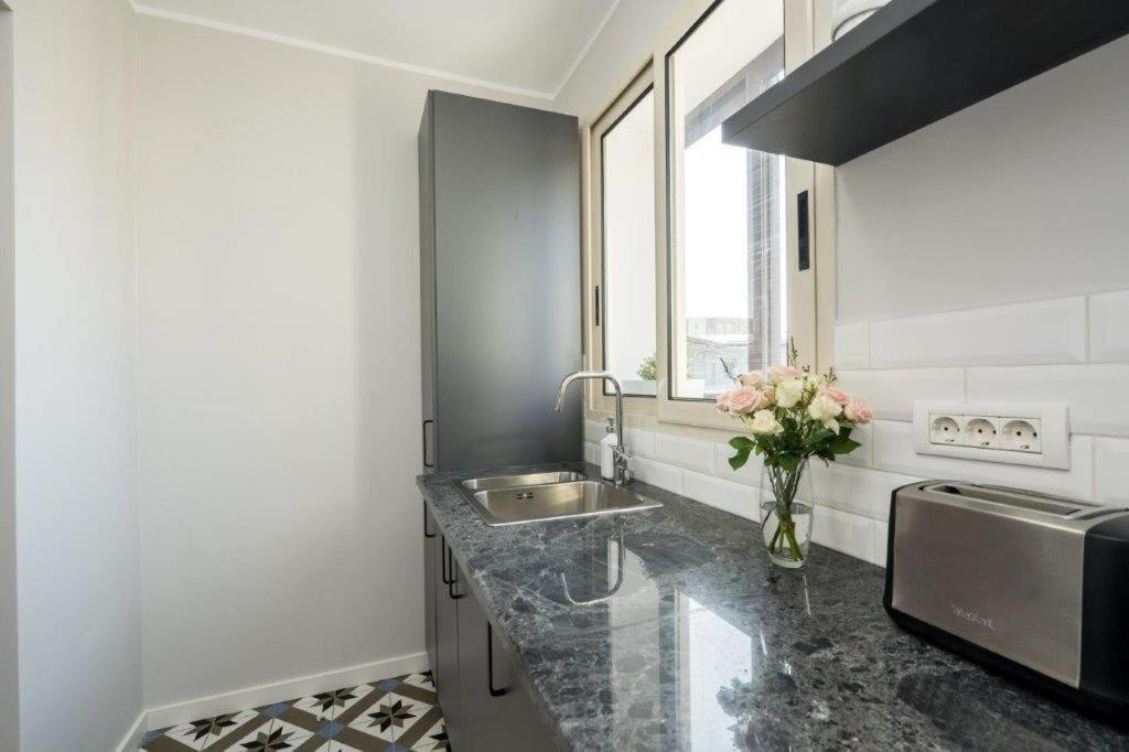 Downtown Modern - 2Br Apartment Бухарест Экстерьер фото