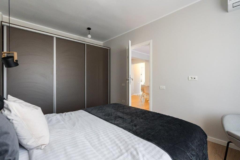 Downtown Modern - 2Br Apartment Бухарест Экстерьер фото
